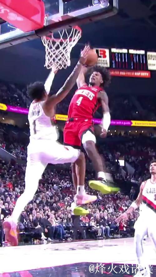 炸裂！贾文特-格林抢断普里查德，迎着怀特完成暴力单手隔扣