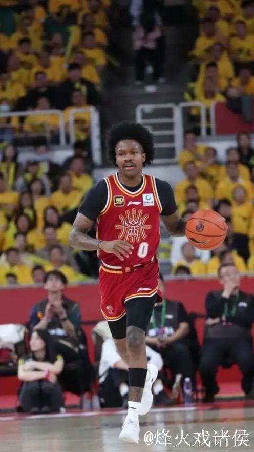 中国三人男篮不敌卫冕冠军 张宁6分4篮板